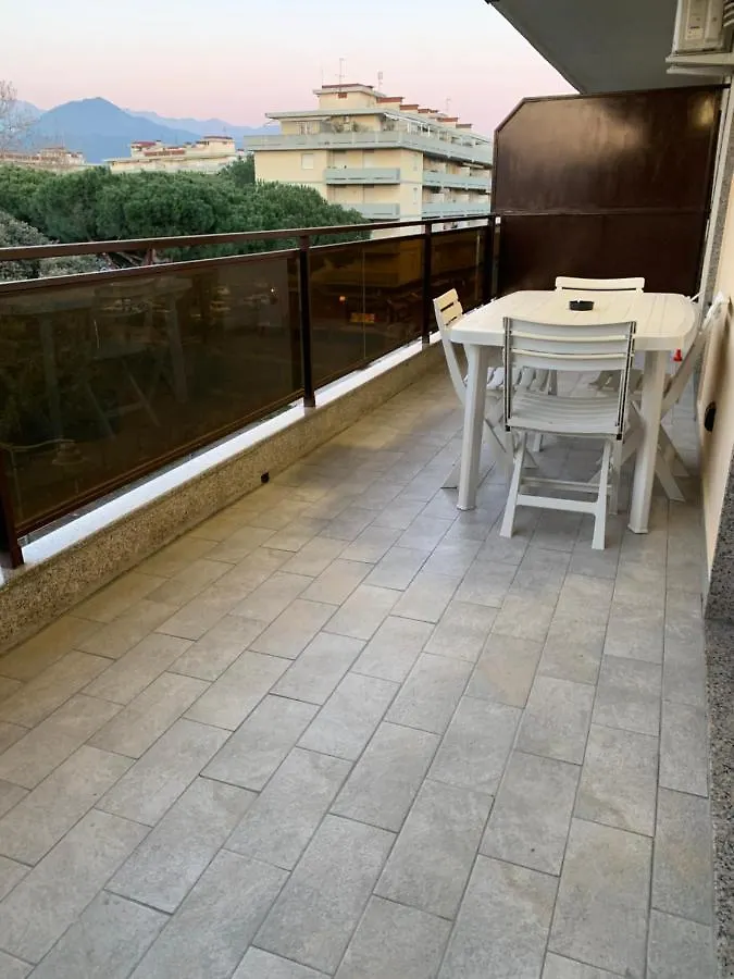 La Conchiglia A Marina Apartment Marina Di Carrara Italy